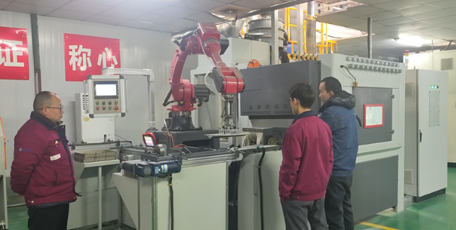 清远自动喷砂机选型要点，看完少走弯路。